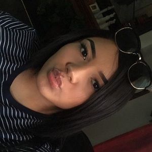 Meet your Posher, Elelveda